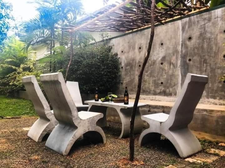 Villa Lagoonedge Hikkaduwa Dış mekan fotoğraf