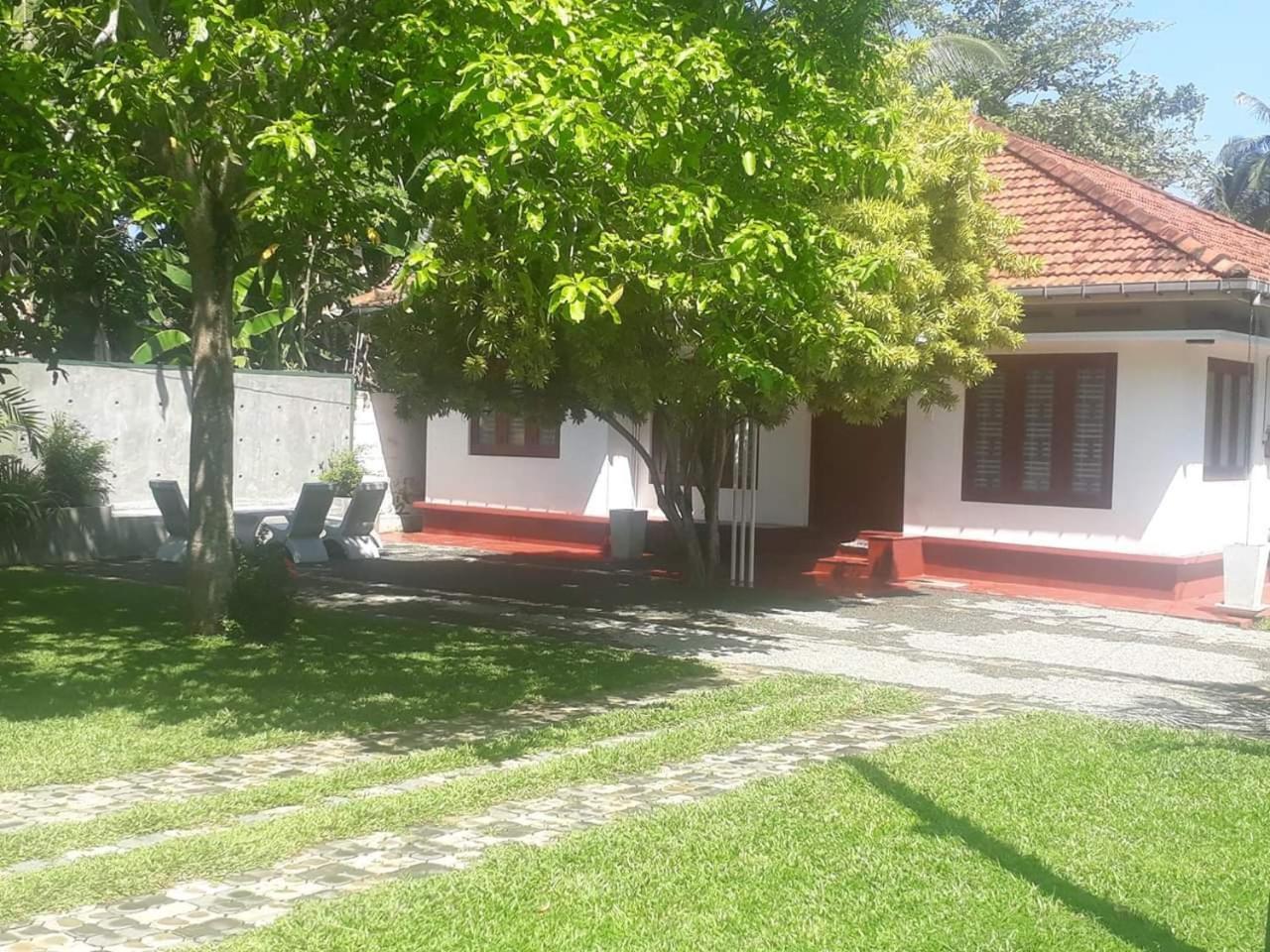 Villa Lagoonedge Hikkaduwa Dış mekan fotoğraf